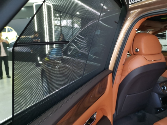 21款宾利添越 中规国六沙漠铜现车在售