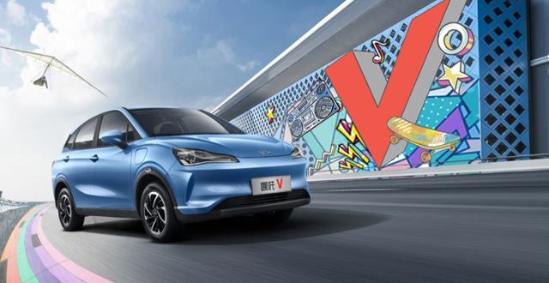 “0压力”购车你敢信？哪吒V上市真会玩