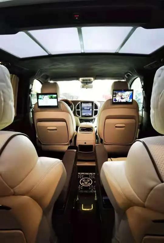 2021新款奔驰威霆平顶Mpv商务车 九速动力更强劲更平稳