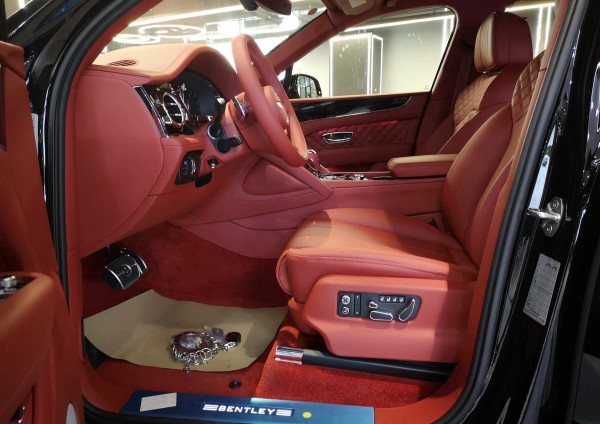 2021款宾利添越黑武士 含税价优现车在售