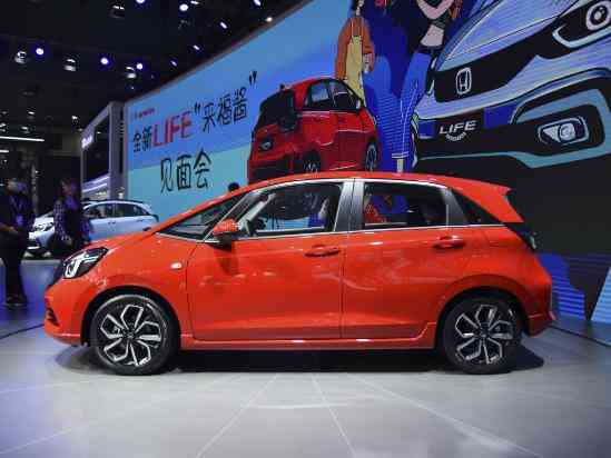 本田又一爆款车来袭，颜值不输飞度，配置更加厚道，关键还省油