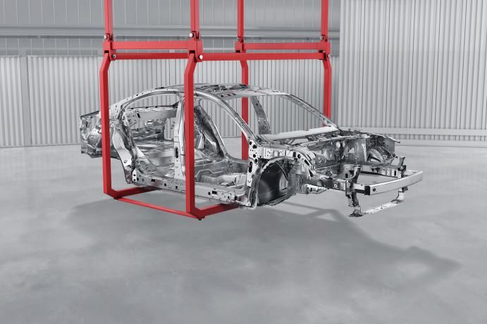 东风标致508L挑战 满载高速双向侧面碰撞试验