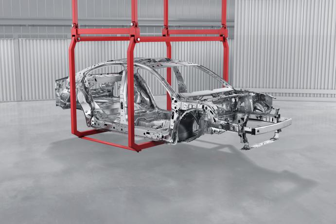 东风标致508L挑战 满载高速双向侧面碰撞试验