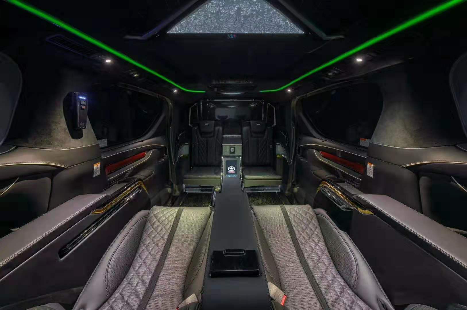 21款丰田阿尔法加长防弹5.98米动力足够