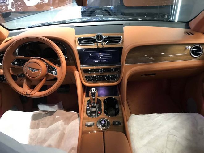 2021款宾利添越优惠30w 名车名不虚传