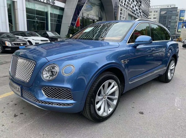 2020款宾利添越国六SUV 天津港让利出售