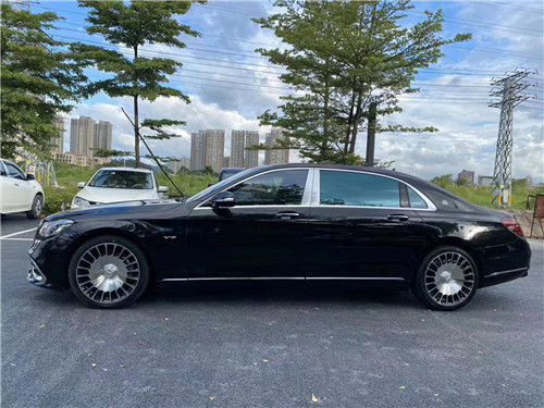 2021款奔驰迈巴赫S680全车B7级防弹定制