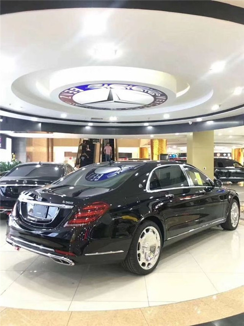 2021款b7级全车防弹全新迈巴赫s560