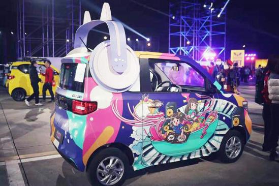 注意！这样的五菱宏光MINI EV，上路就违法了