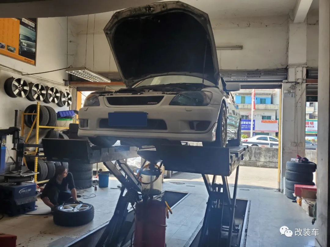 《头文字D》里打酱油在现实里当网红,低调才是咬地鲨最大的炫耀