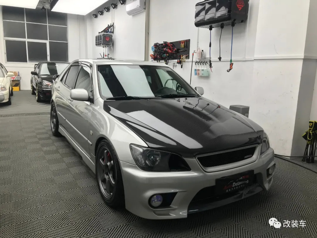 《头文字D》里打酱油在现实里当网红,低调才是咬地鲨最大的炫耀