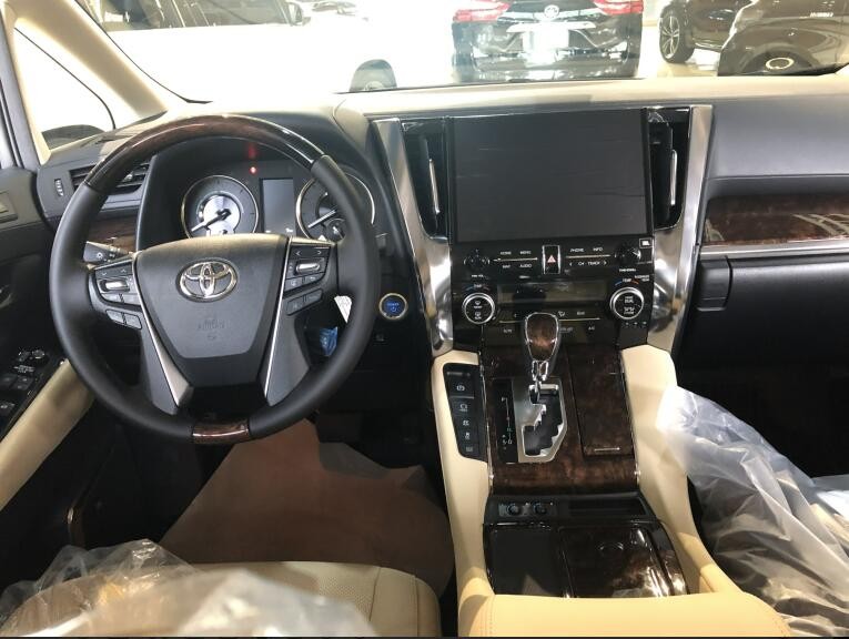 2020款丰田埃尔法豪华商务车全新上市  