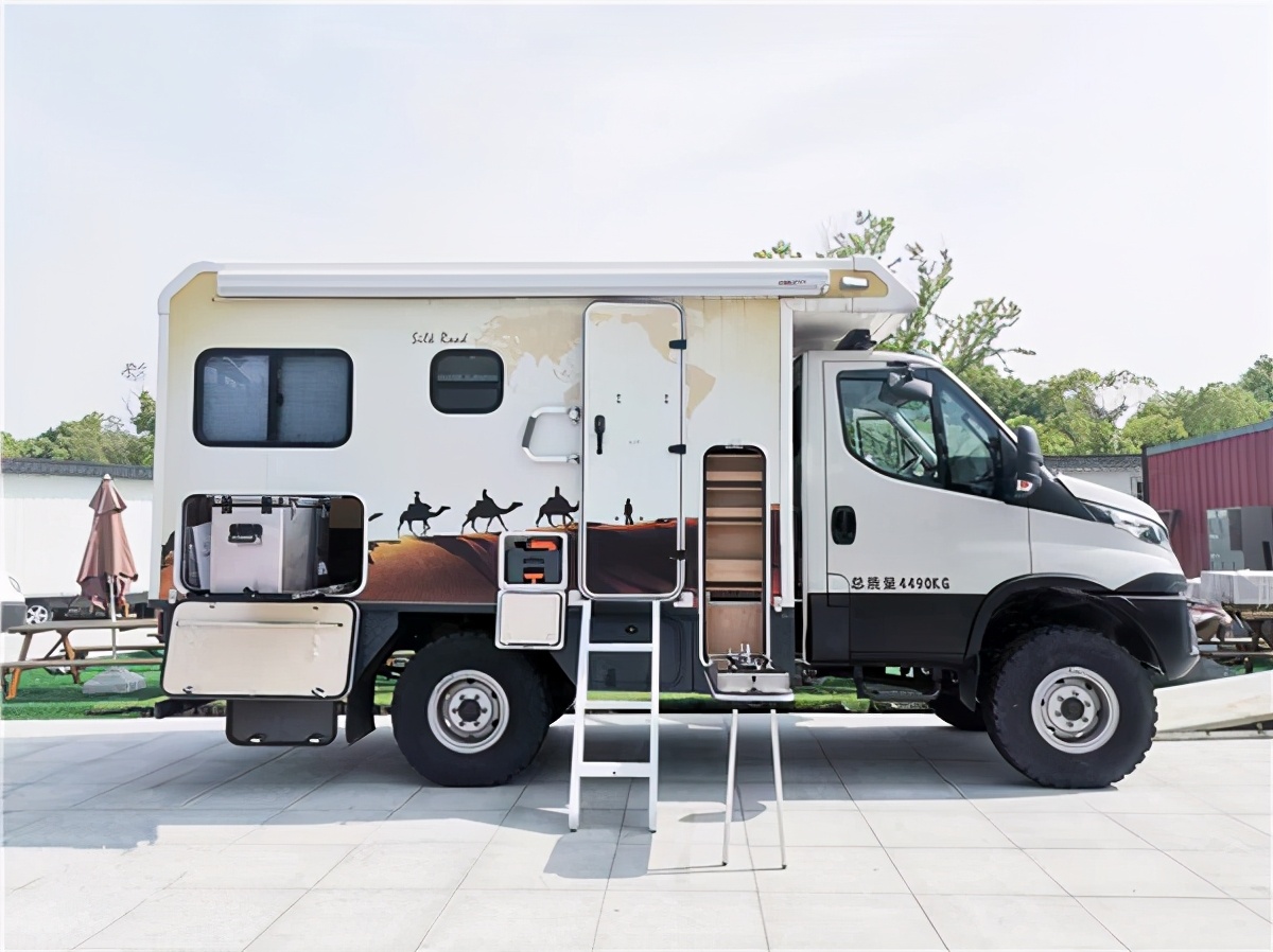 推荐一款进口依维柯4X4越野房车，旅居越野性能屈指可数