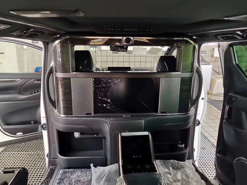 21款雷克萨斯LM300商务车四座146.6万起