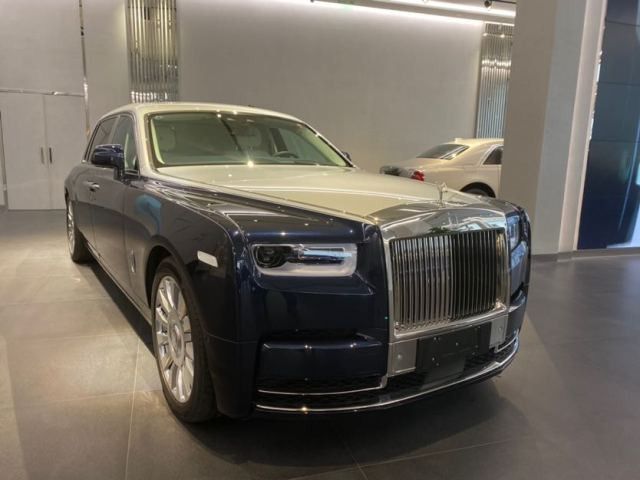 劳斯莱斯幻影的复古装饰还原经典