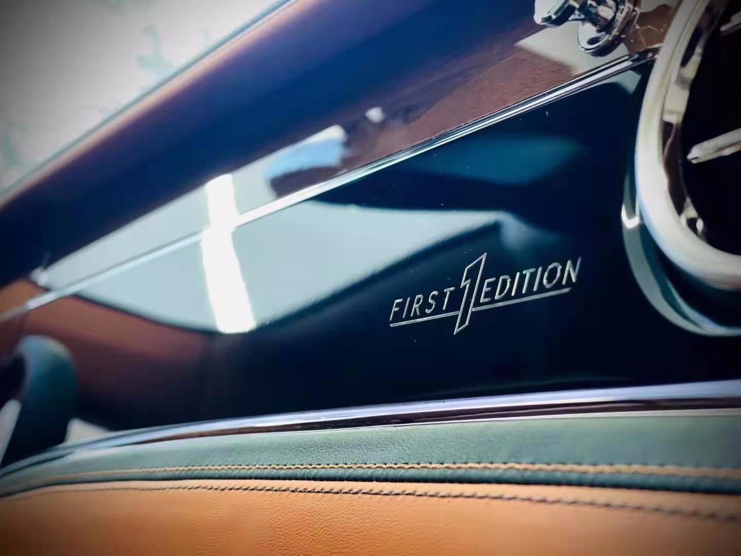 2021款宾利飞驰 V8价格最好看颜色图片 