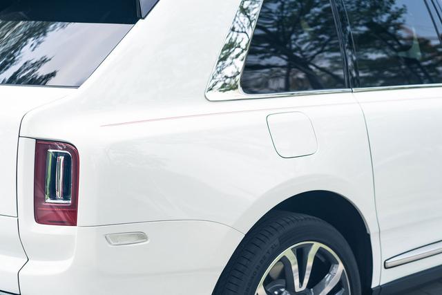 “对了，不要叫我 SUV”——体验劳斯莱斯库里南