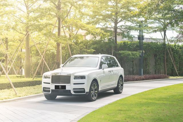 “对了，不要叫我 SUV”——体验劳斯莱斯库里南