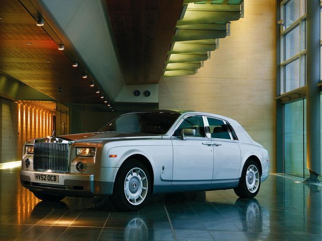 “对了，不要叫我 SUV”——体验劳斯莱斯库里南