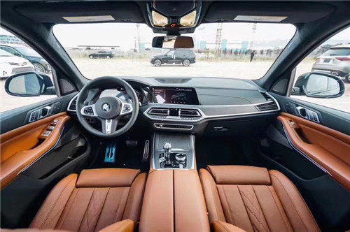 21款宝马X7 平行进口标配底盘升降雷测