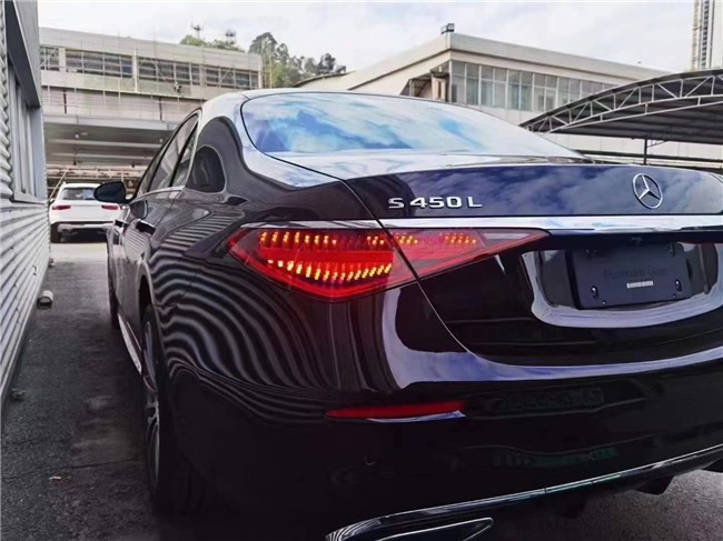 2021款奔驰S400L 标配和豪华版的价格  
