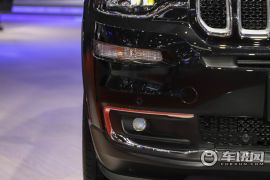 广汽菲克-大指挥官-2.0T 两驱领先版