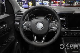 广汽菲克-大指挥官-2.0T 两驱领先版