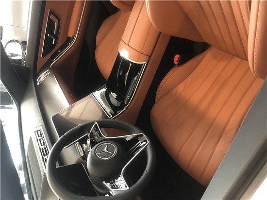 奔驰S400商务与S450豪华型配置解说    