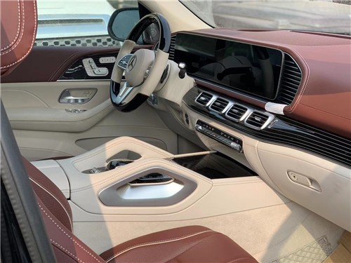 21款奔驰迈巴赫GLS600 国六优惠150万  