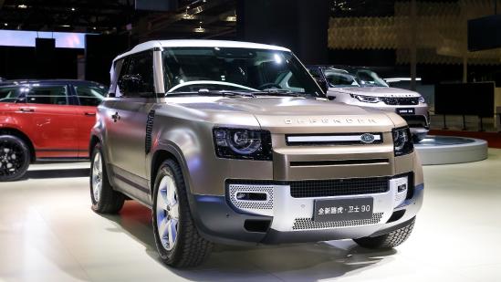 比长轴便宜5万/通过性更好，路虎卫士90更值得买吗？