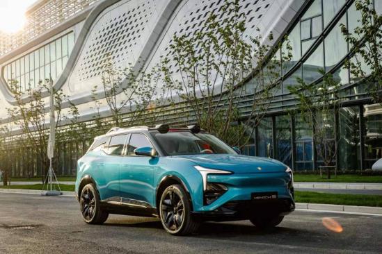 恒驰5 抢先体验 定义豪华科技新标准