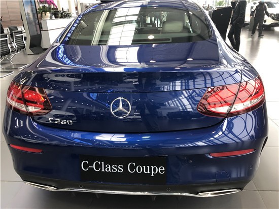 两门轿跑奔驰C260与C300外观设计      