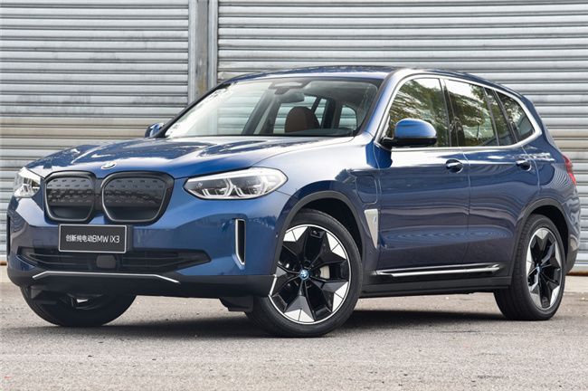 武汉宝马iX3售价39.99万元起 颜色可选