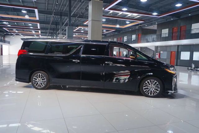 丰田埃尔法蒙娜丽莎系列接受内饰定制