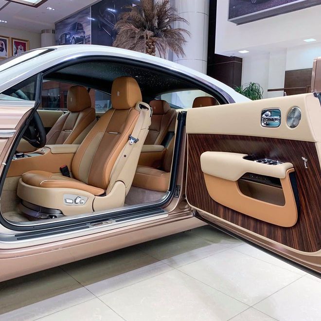 劳斯莱斯魅影现车多台 港口豪车定制   