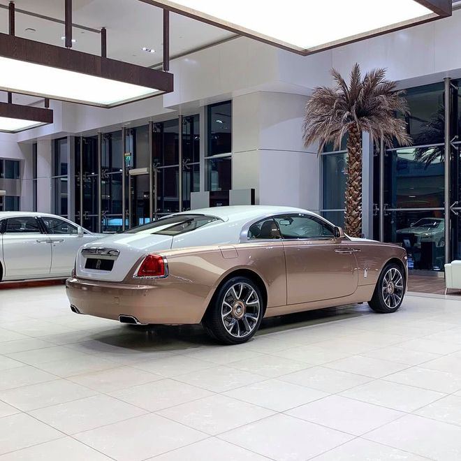 劳斯莱斯魅影现车多台 港口豪车定制   