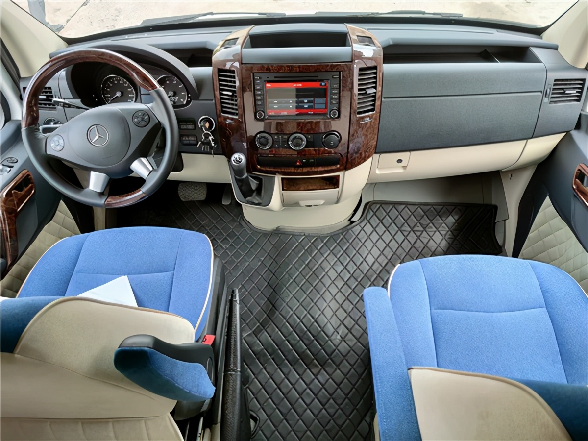 进口奔驰斯宾特524后拓展C型房车，V6发动机超强驾驶体验