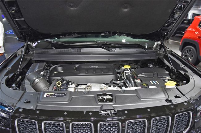 武汉Jeep大指挥官最高综合优惠3万元 现车可选