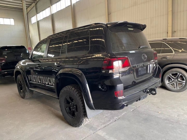 20款丰田酷路泽4500黑金刚 改装包上   