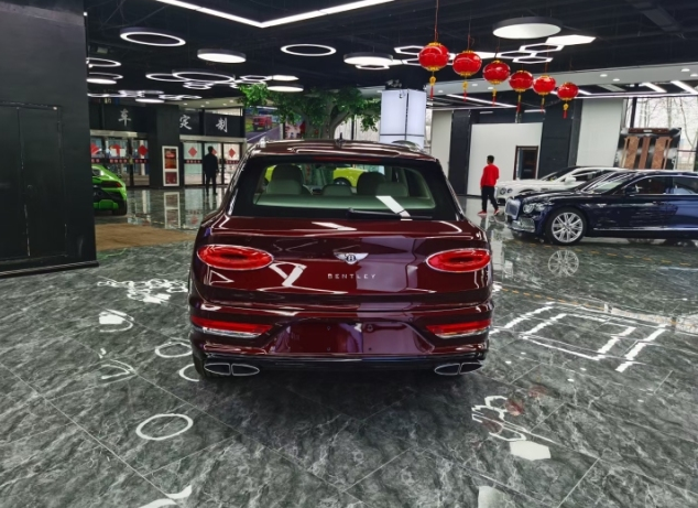 宾利添越2021款落地价,2021款宾利添越最新款 2021款宾利添越耀目上市现车价格实惠