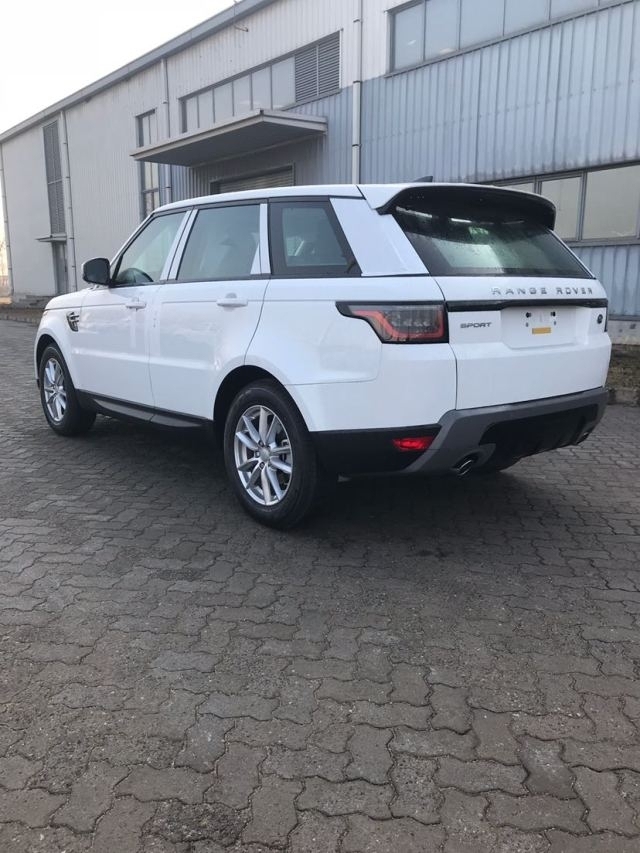 19款路虎揽胜运动2.0T汽油版 国六现车 
