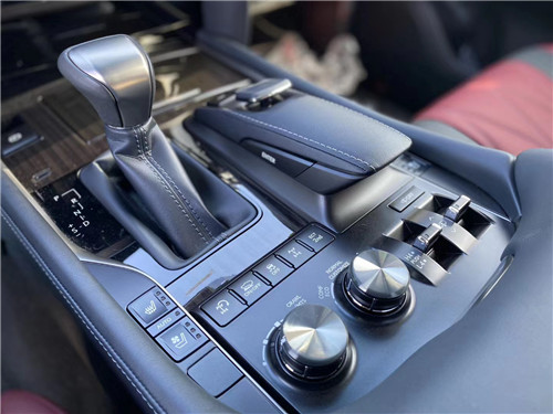 2021款雷克萨斯LX570八座suv国六      