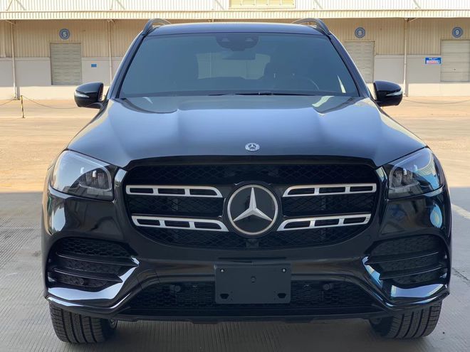 2021款奔驰GLS450俯仰天穹星月同辉    