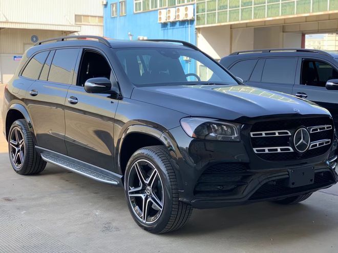 2021款奔驰GLS450俯仰天穹星月同辉    