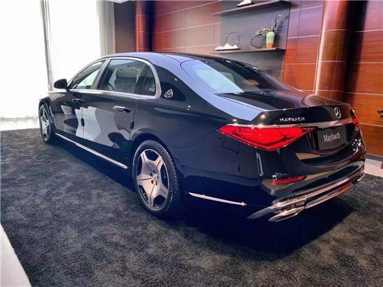 2021款奔驰迈巴赫S480最低加多钱提车  
