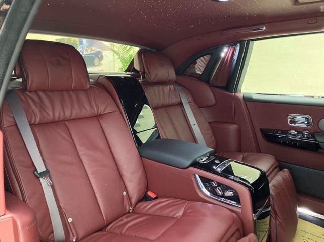 劳斯莱斯幻影当代豪华汽车的永恒诠释  