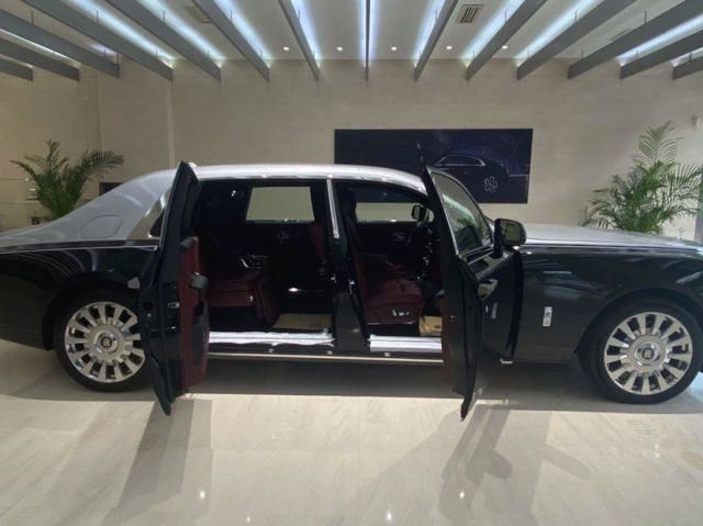 劳斯莱斯幻影当代豪华汽车的永恒诠释  