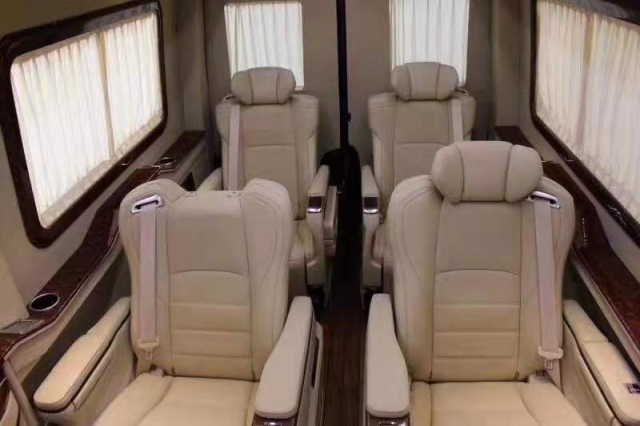 2021款丰田海狮崭新人性化设计的HIACE 