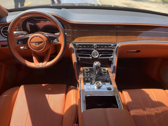 新一代宾利飞驰报价 港口现车直发全国 