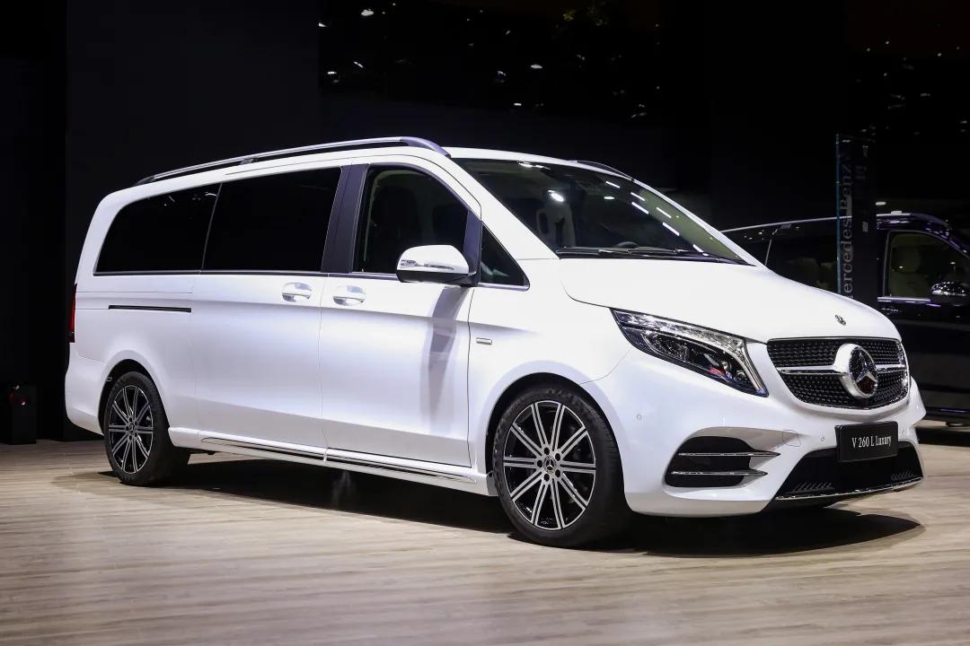 远程发动机启动2022款奔驰V260L 威霆  